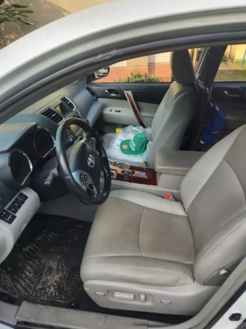 Toyota Highlander   - 2013