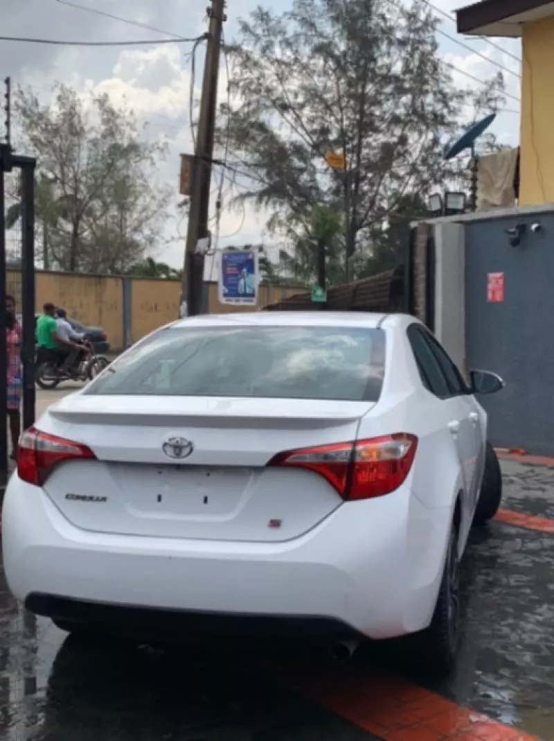 TOYOTA Corolla - 2014