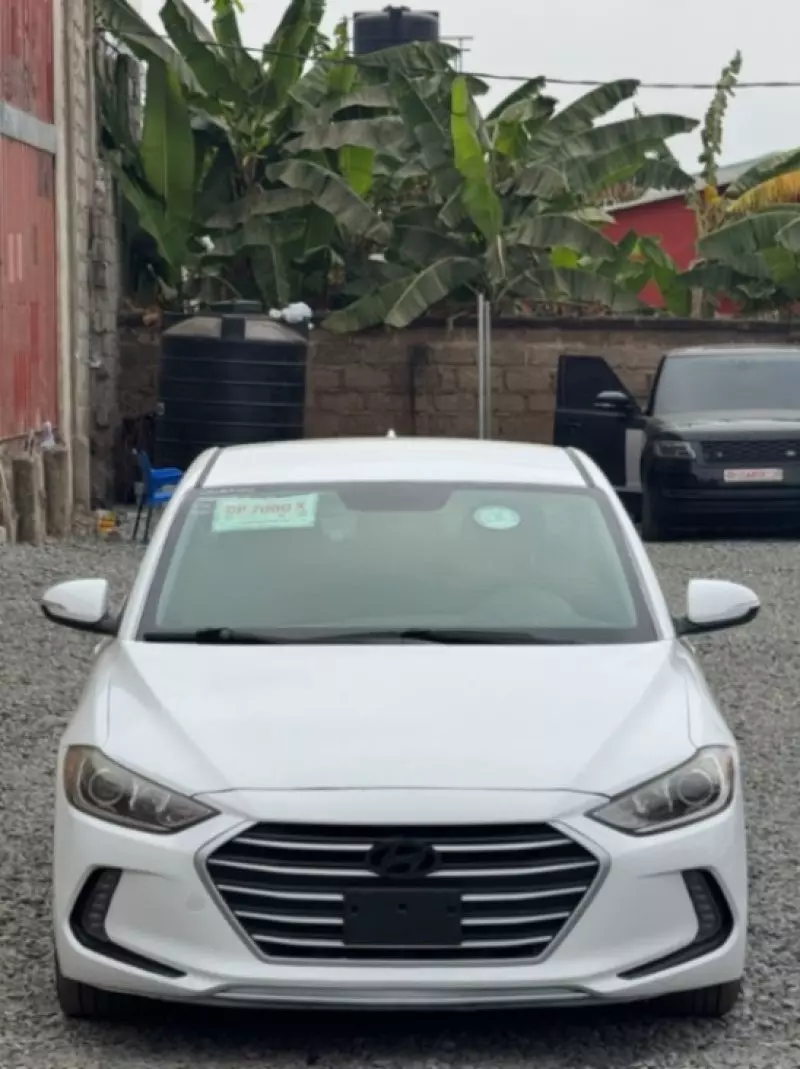 Hyundai Elantra   - 2018