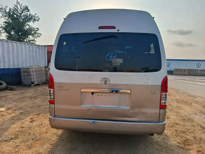 Toyota Hiace   - 2015
