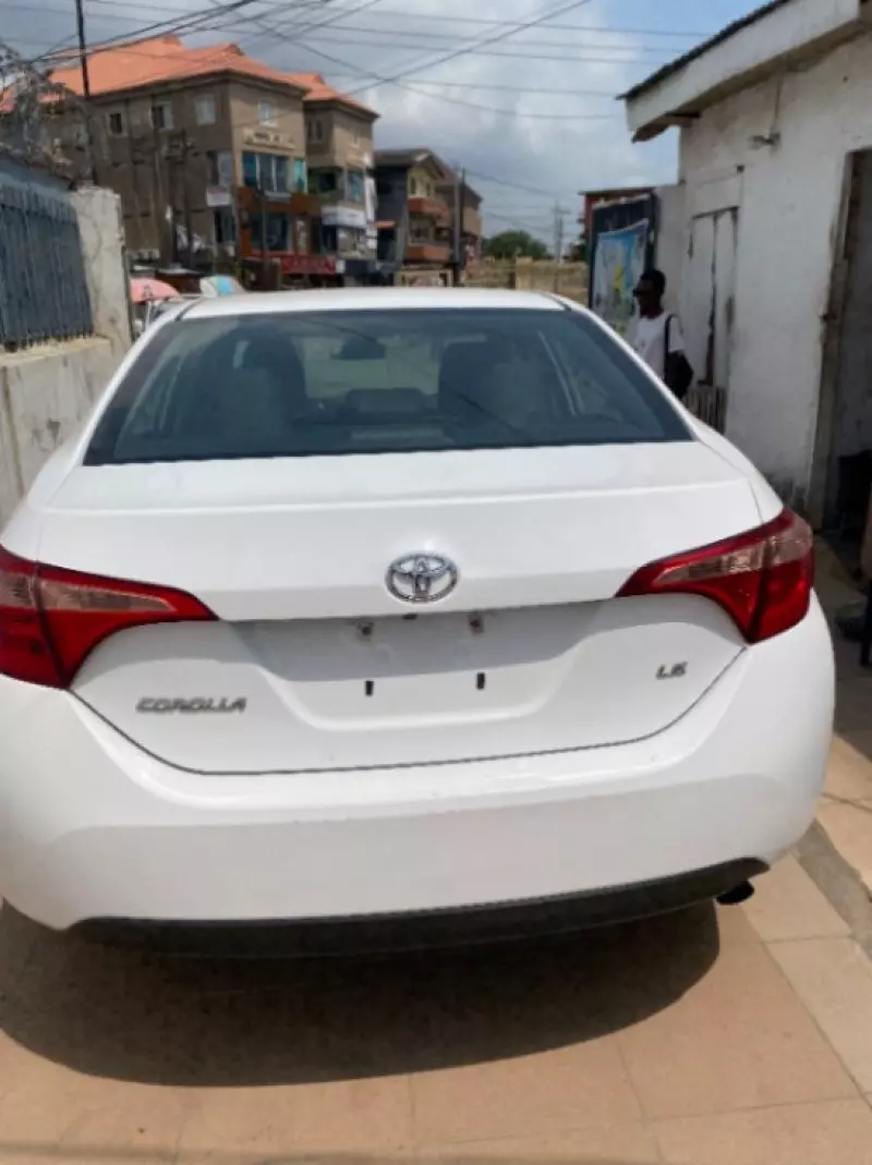 TOYOTA Corolla   - 2018