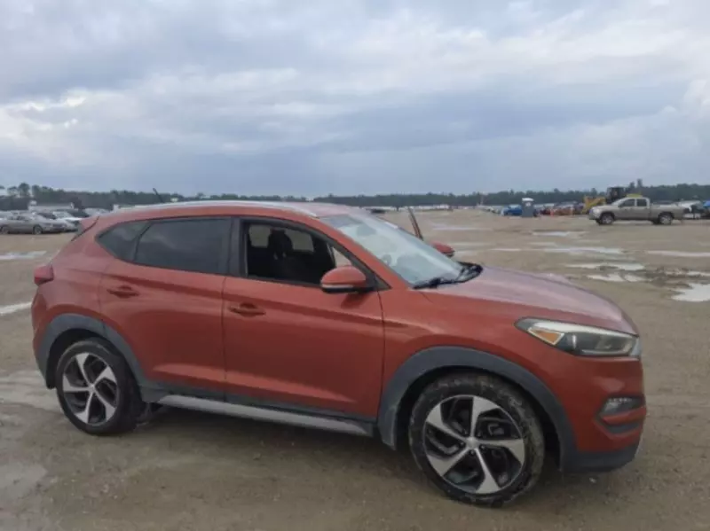 Hyundai Tucson   - 2017