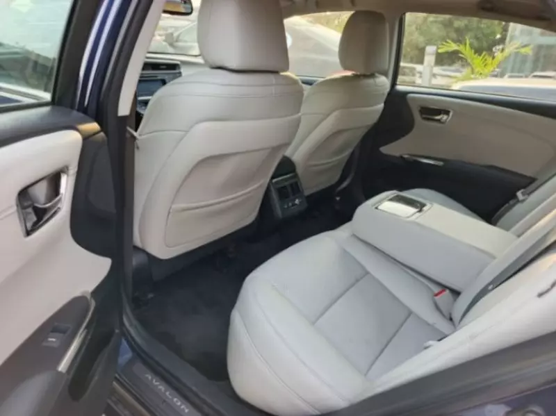 TOYOTA Avalon   - 2015