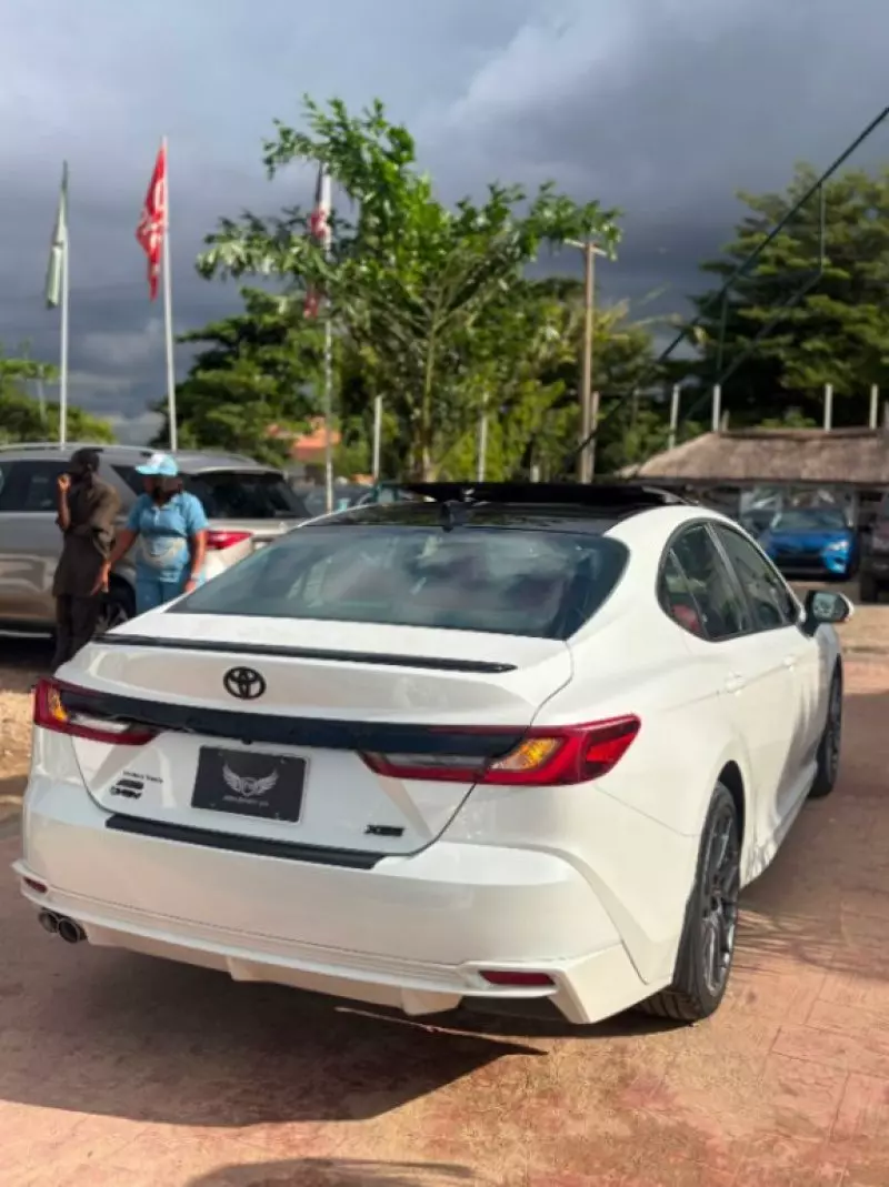 TOYOTA Camry   - 2025
