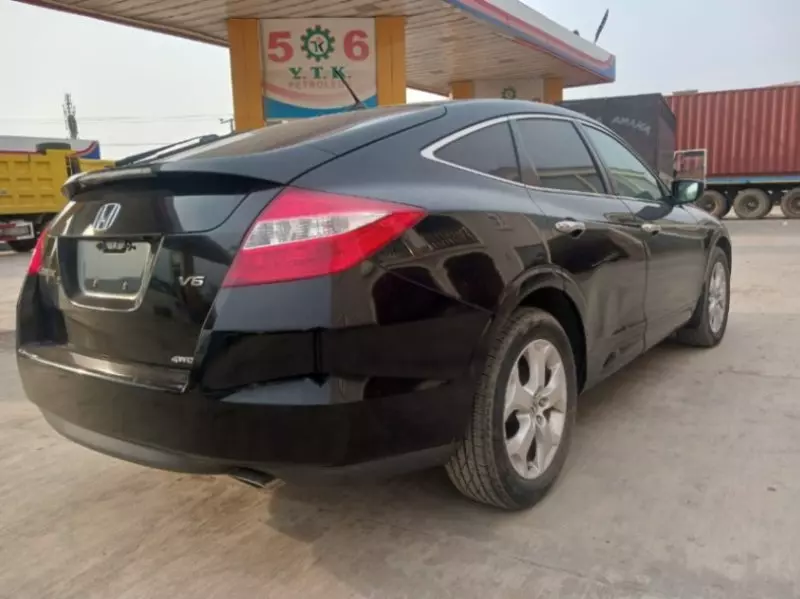 Honda Crosstour   - 2012