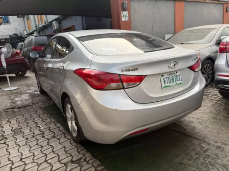 Hyundai ELANTRA 1,6L BVA GLS New   - 2013