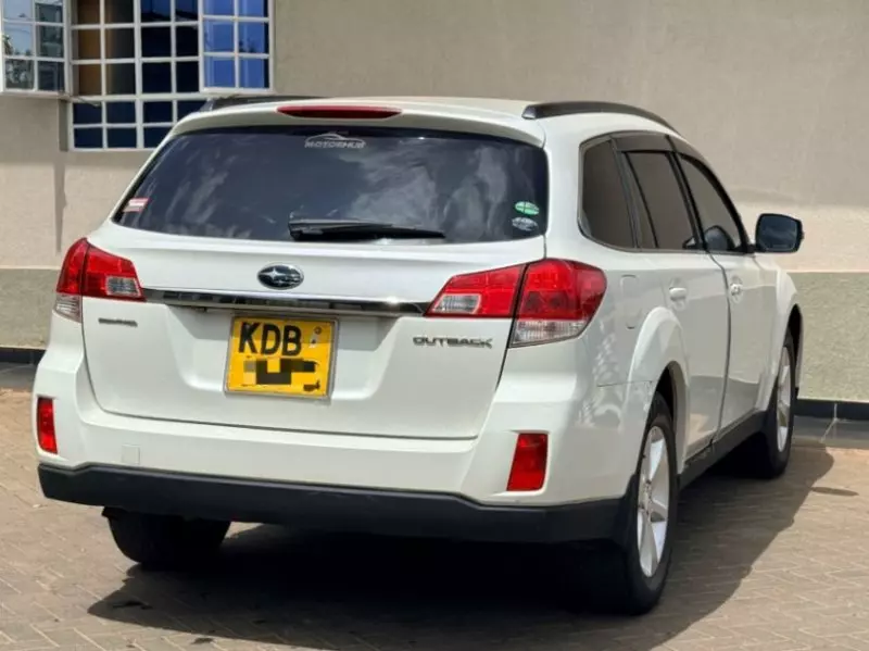 Subaru Outback   - 2013