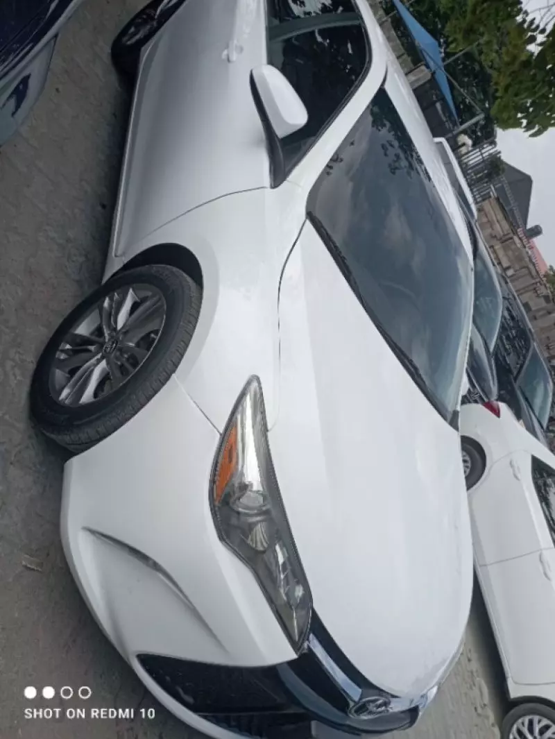 Toyota Camry - 2017