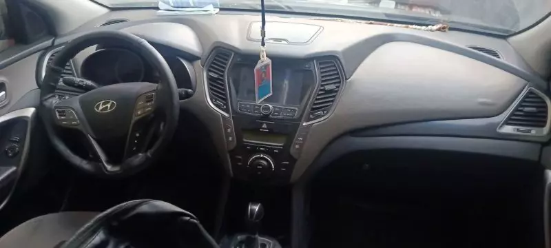 Hyundai Santa Fe   - 2015