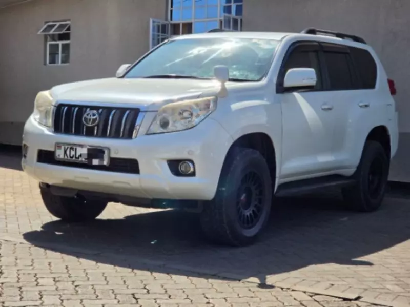 TOYOTA Prado   - 2010