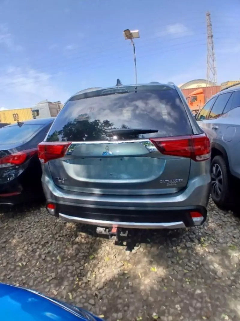 Mitsubishi OUTLANDER - 2018