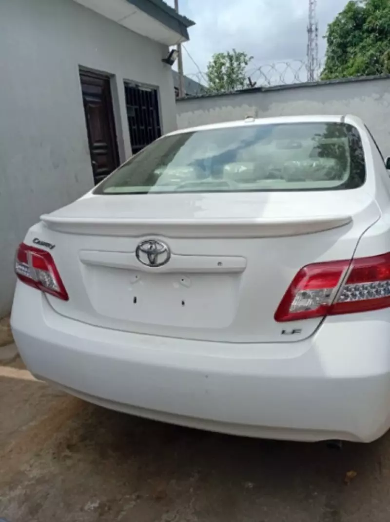 TOYOTA Camry   - 2011