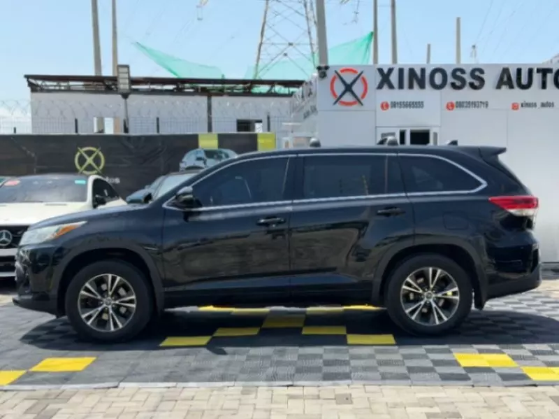 Toyota Highlander   - 2018