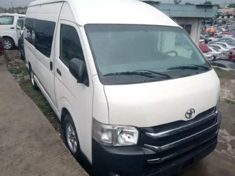 Toyota Hiace   - 2012