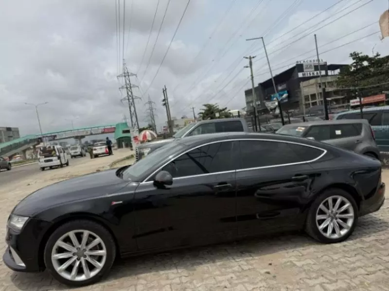Audi A7   - 2011