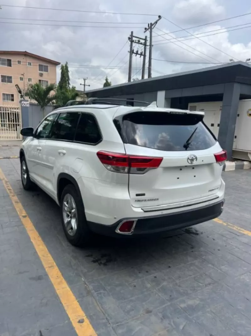 Toyota Highlander - 2015