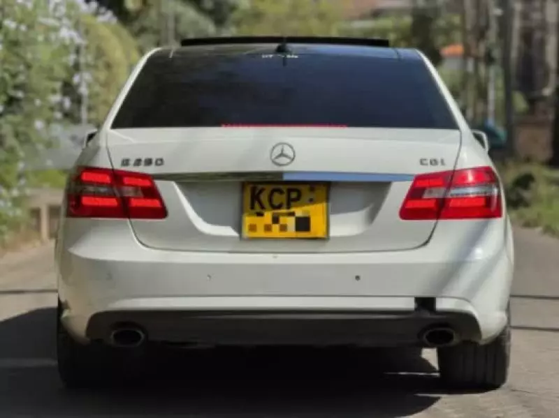 Mercedes-Benz E250   - 2010