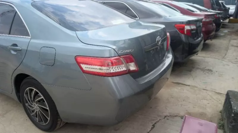 TOYOTA Camry   - 2010