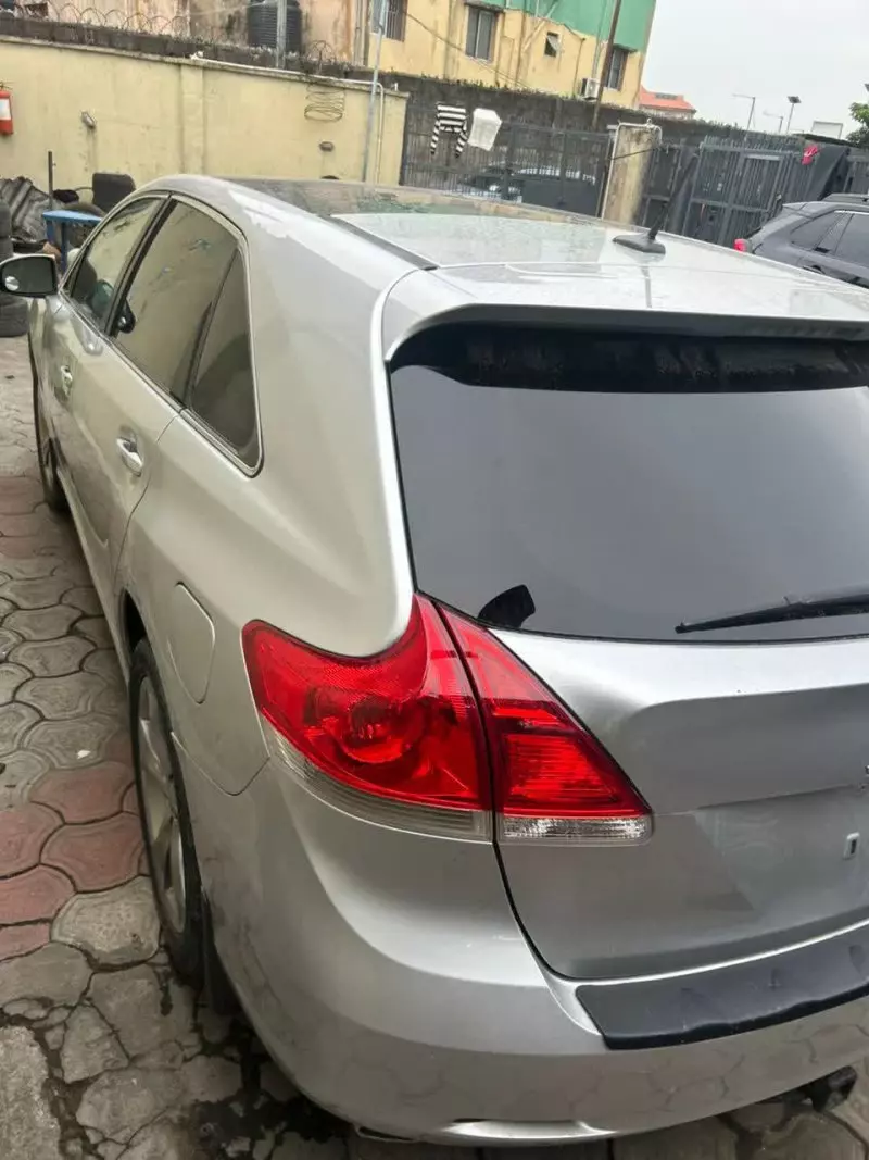 TOYOTA Venza   - 2010