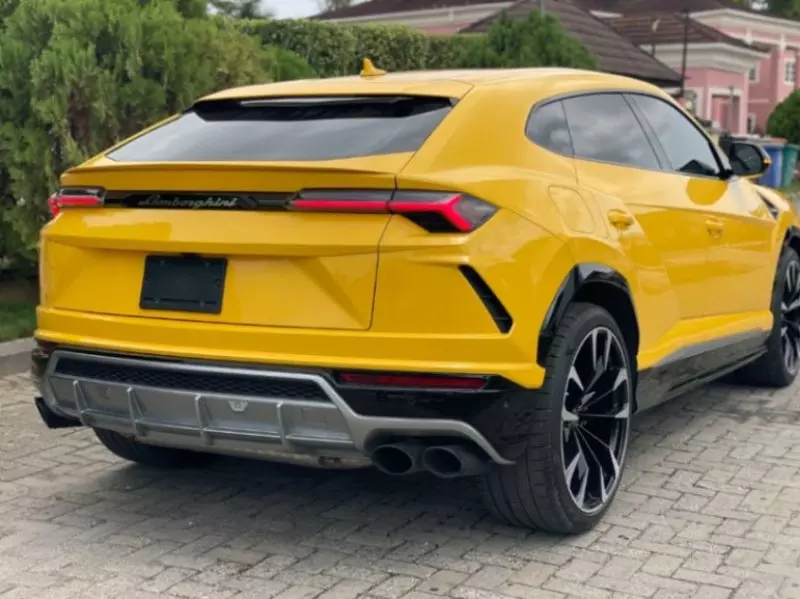 Lamborghini Urus   - 2020