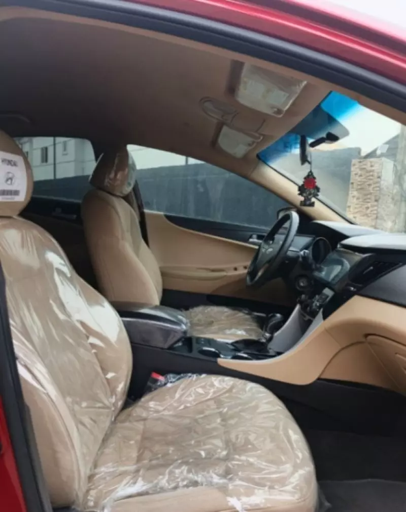 Hyundai Sonata   - 2013