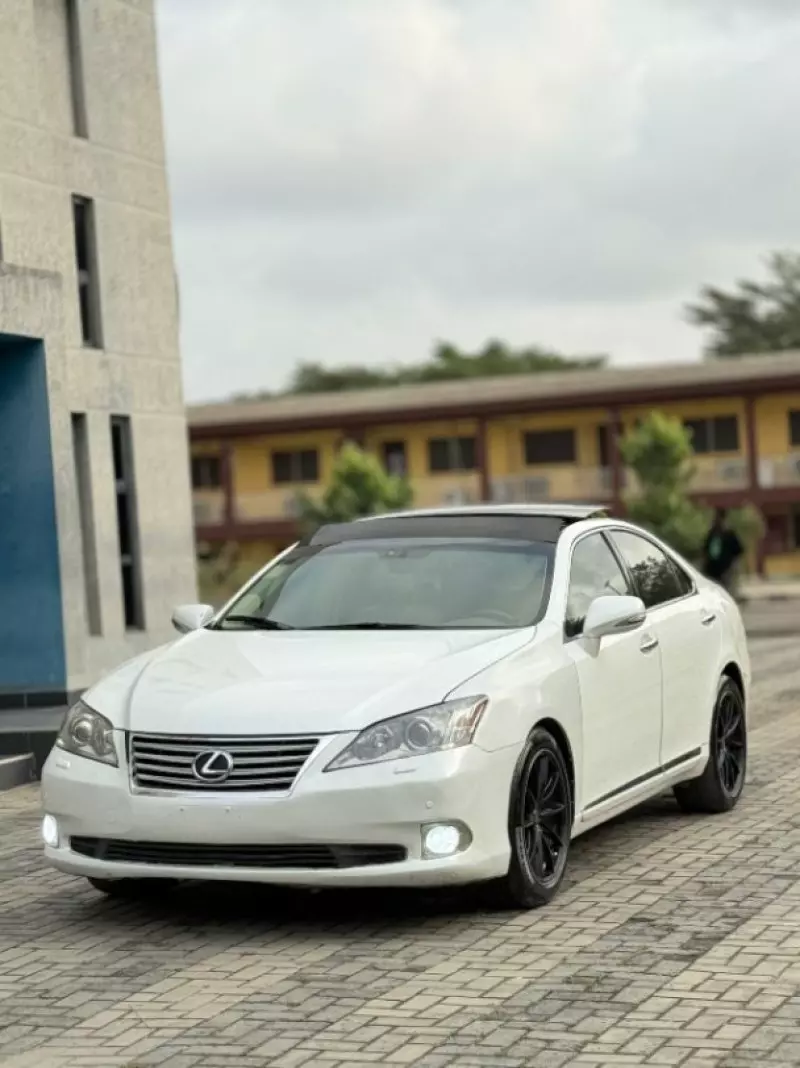Lexus ES 350   - 2012