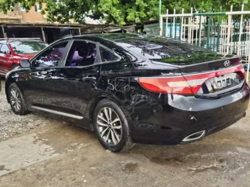 Hyundai Grandeur   - 2012