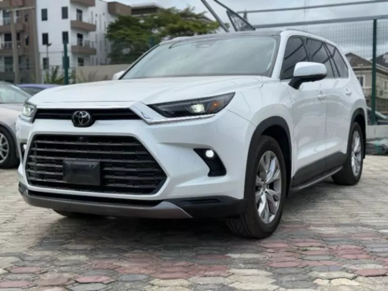 Toyota Grand Highlander   - 2024
