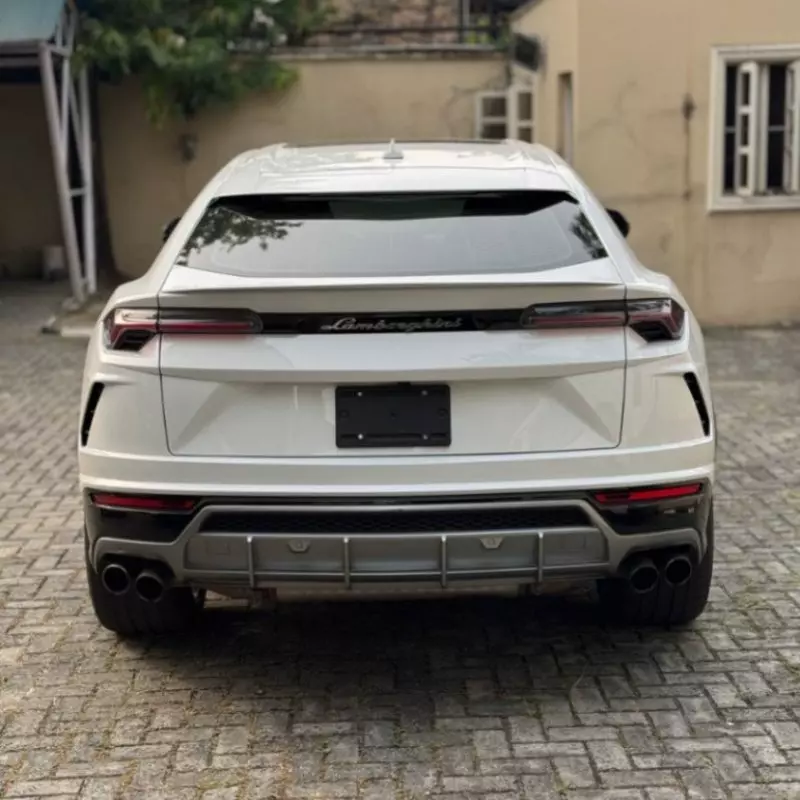 Lamborghini URUS   - 2019