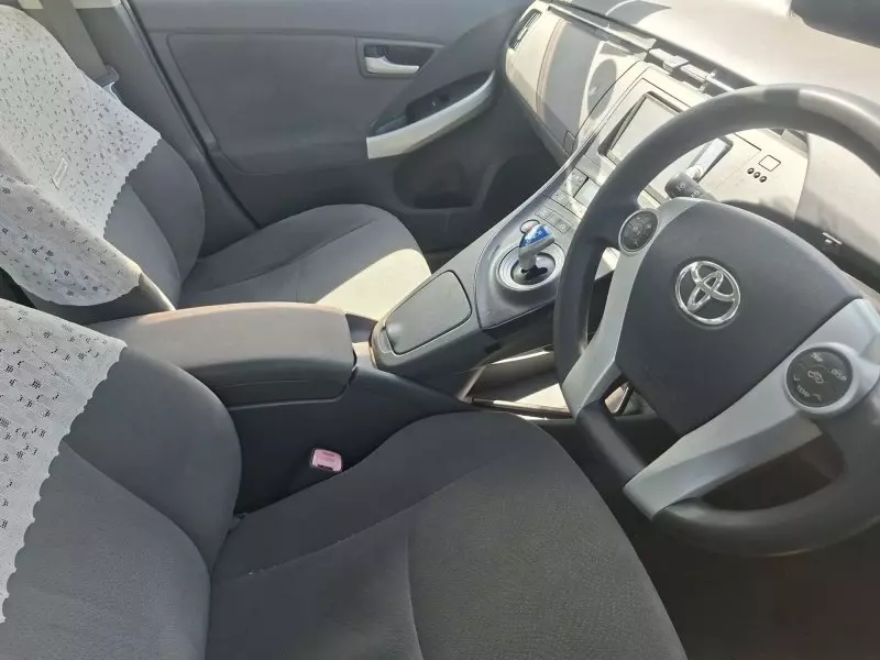 Toyota Prius Hybrid    - 2016