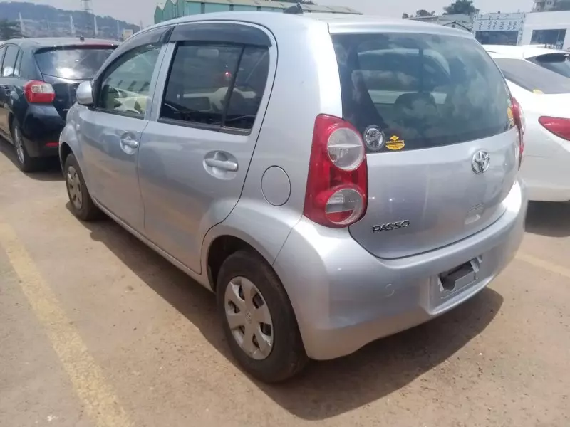 Toyota Passo   - 2012