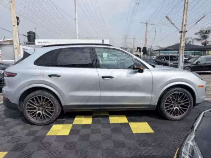 PORSCHE Cayenne   - 2019