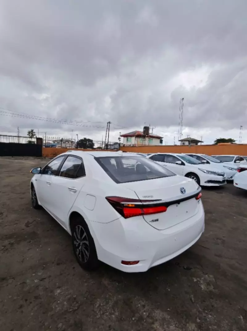 TOYOTA Corolla   - 2018