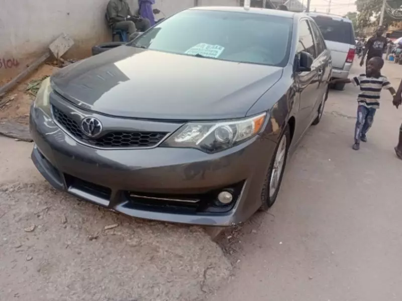 Toyota Camry   - 2012