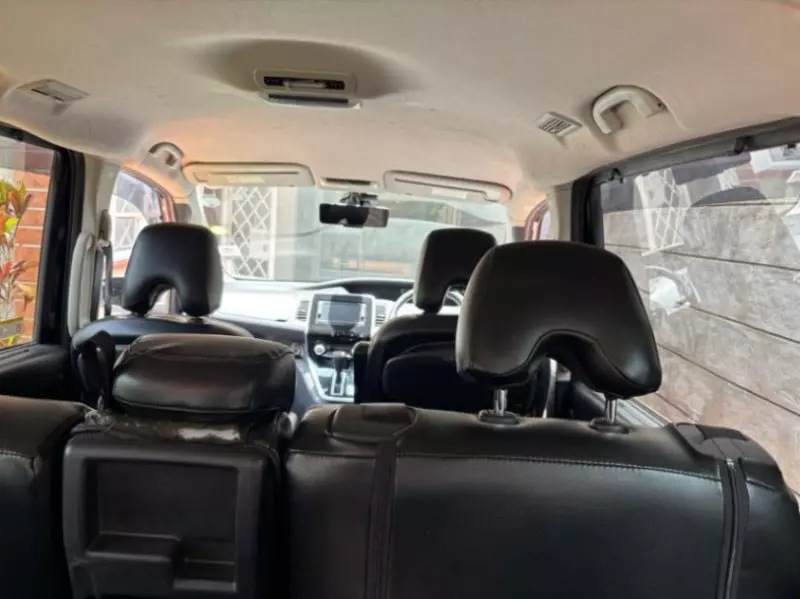 Nissan Serena   - 2017