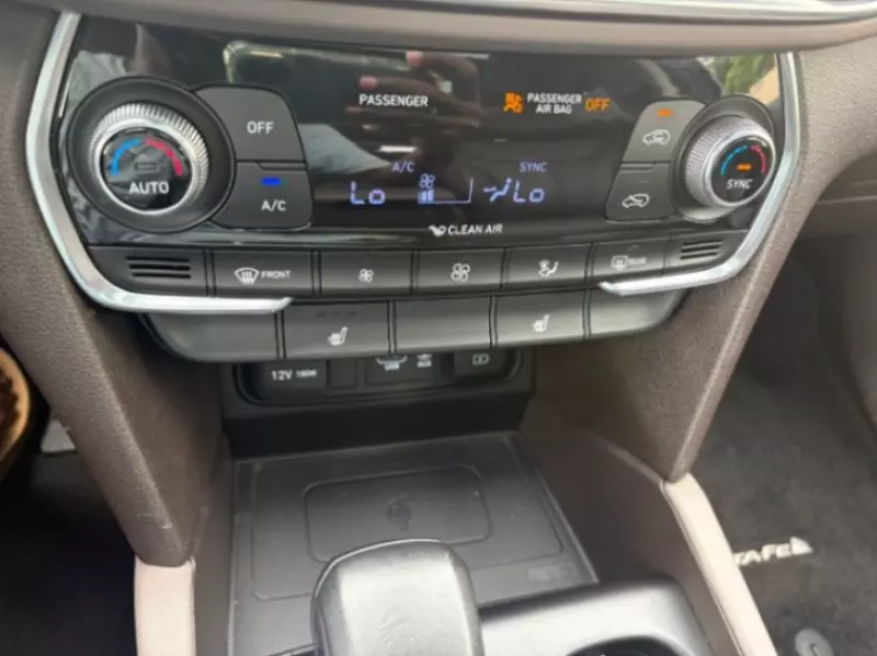Hyundai Santa Fe - 2020