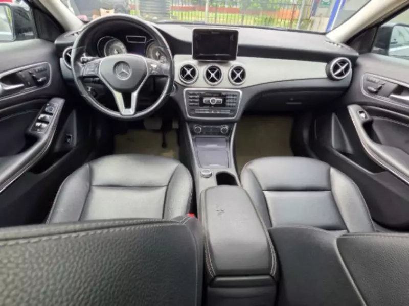 Mercedes-Benz GLA-Class   - 2015