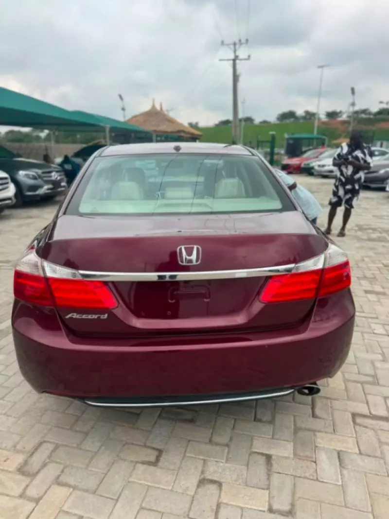 Honda Accord - 2013