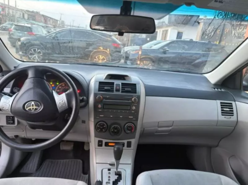 TOYOTA Corolla   - 2011