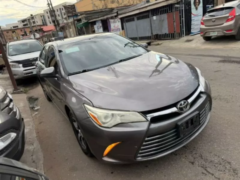Toyota Camry   - 2015