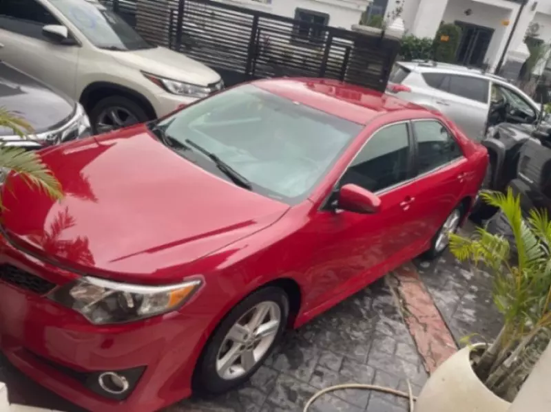 TOYOTA Camry - 2014