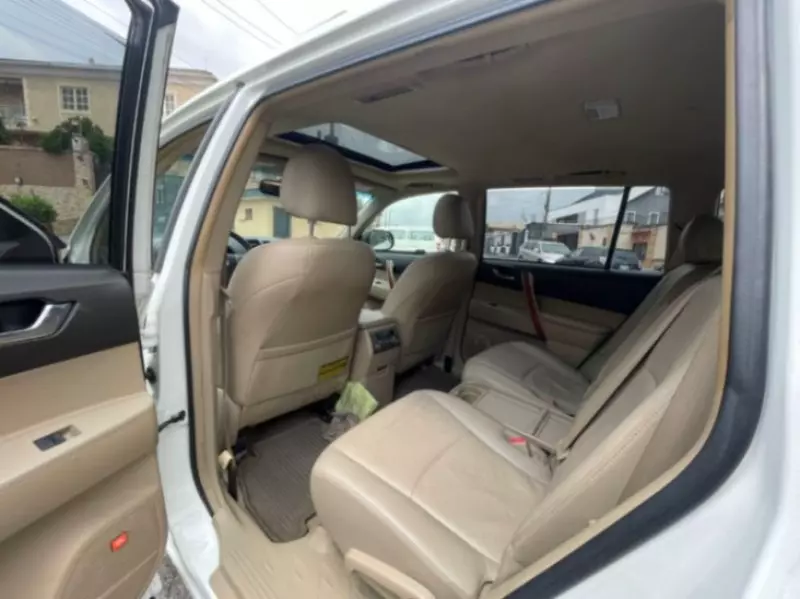 TOYOTA Highlander   - 2011
