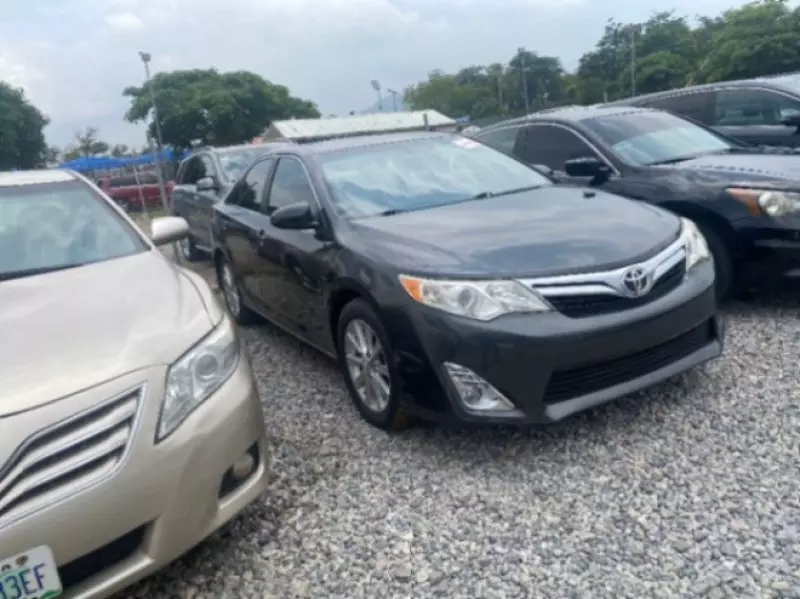 TOYOTA Camry - 2012