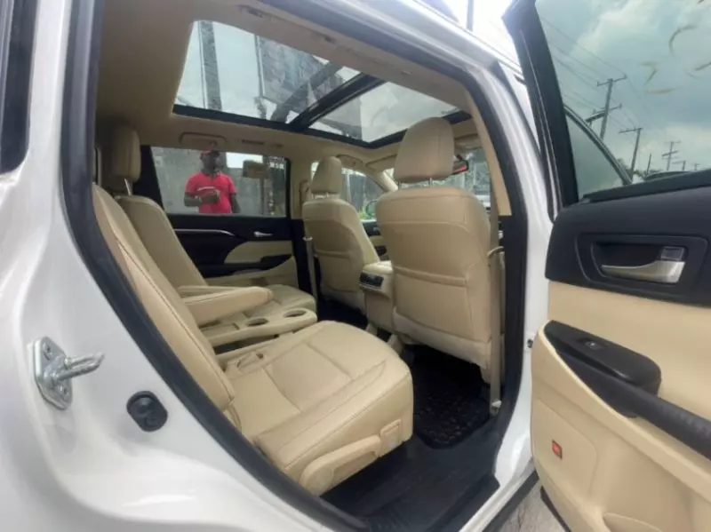 TOYOTA Highlander   - 2015
