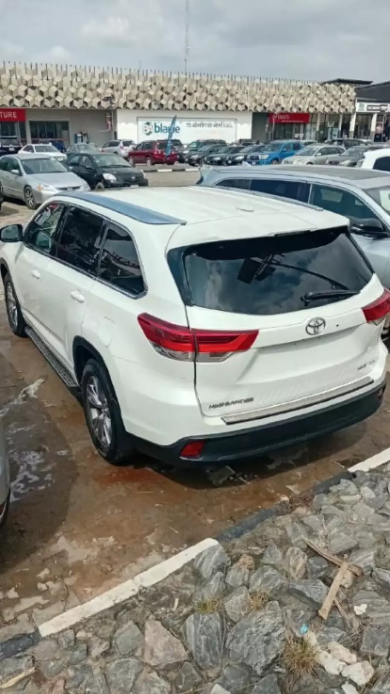 TOYOTA Highlander - 2015