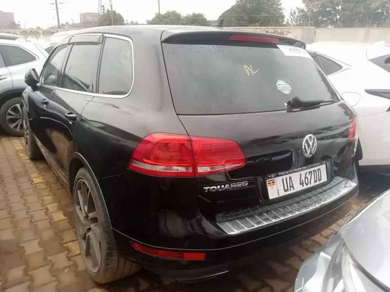 Volkswagen Touareg   - 2011