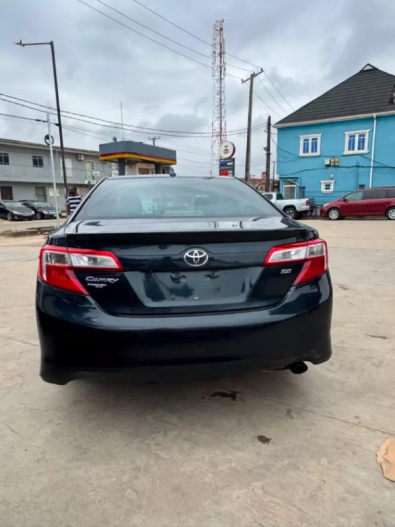 TOYOTA Camry   - 2013