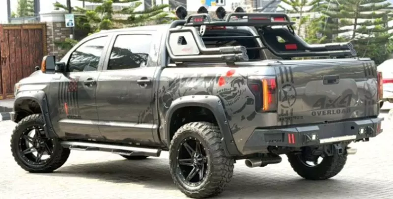 Toyota Tundra   - 2011