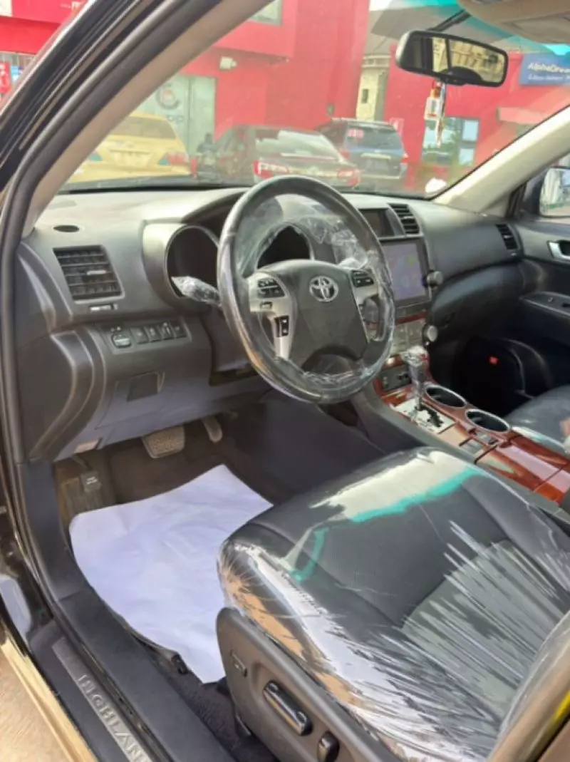 Toyota Highlander - 2011