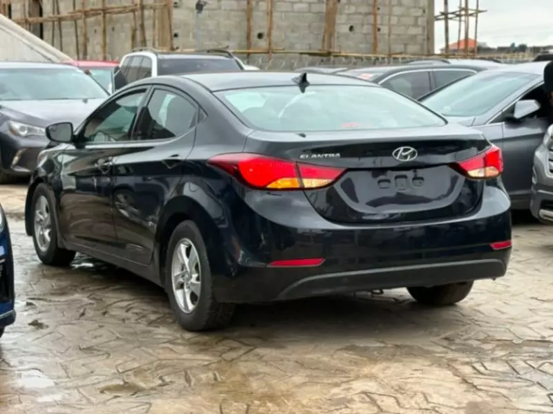 Hyundai Elantra   - 2014